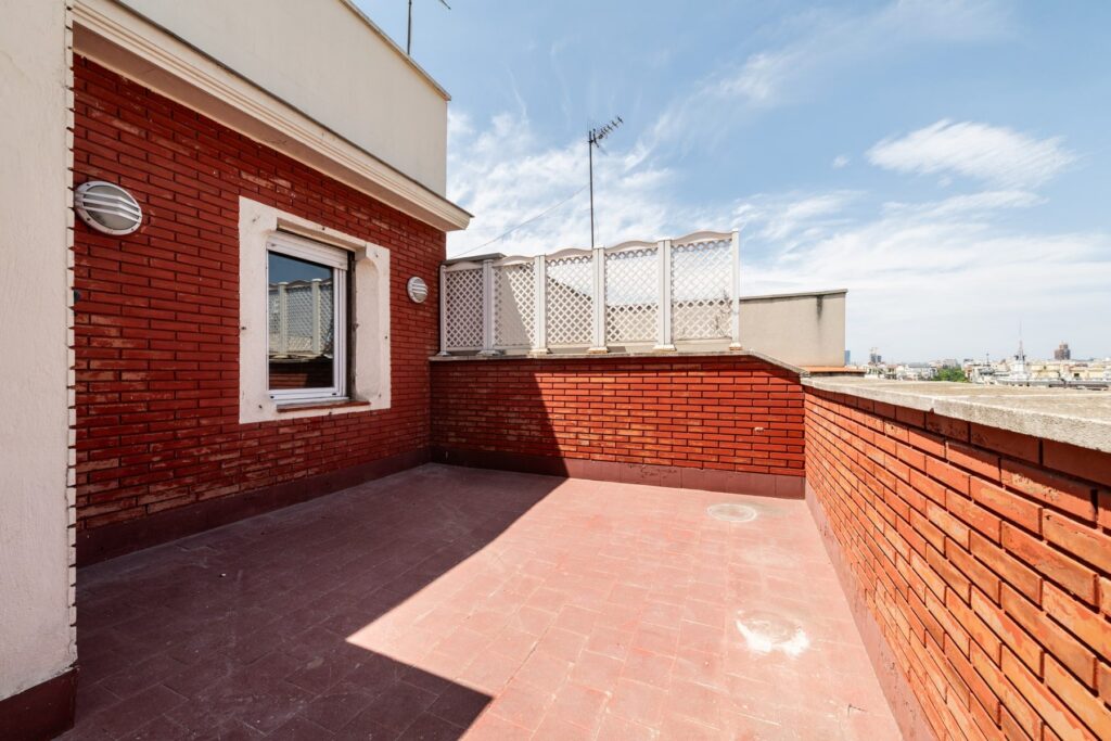 Ático con terraza en Menéndez Pelayo